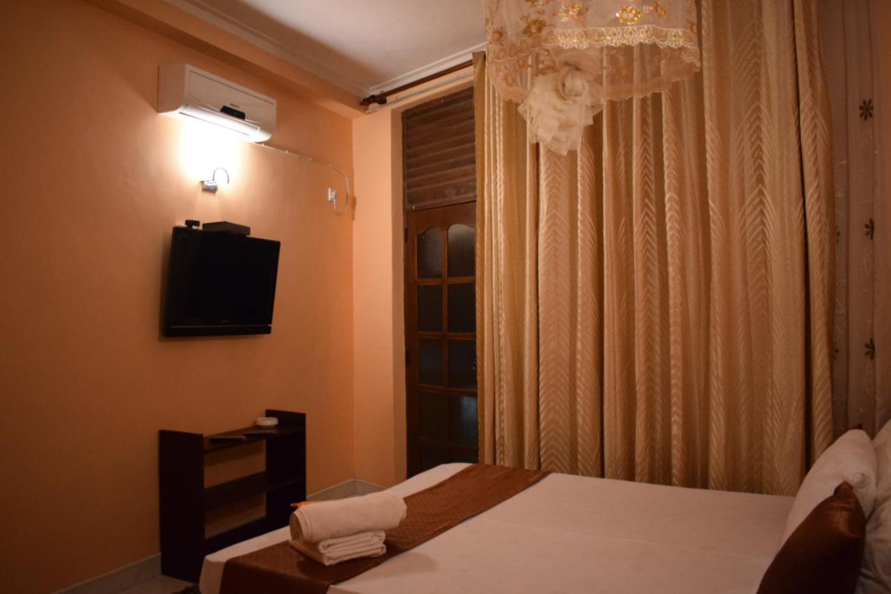 Grand Resort Kandy Extérieur photo